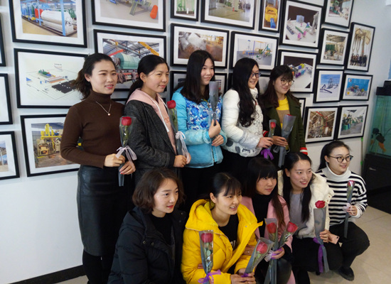 Счастливый  Женский День! -Henan Doing Mechanical Equipment Co., ltd