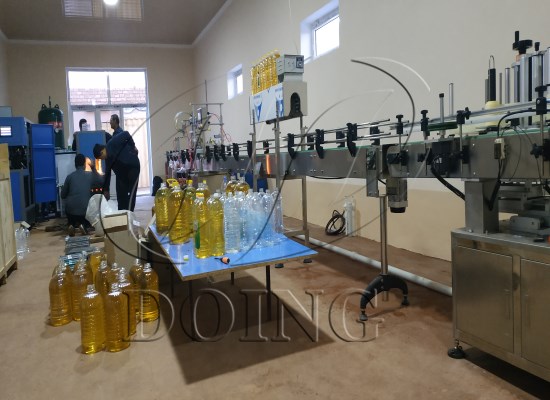 Установка оборудования для выдува бутылок и оборудования для розлива масла узбекистанских клиентов